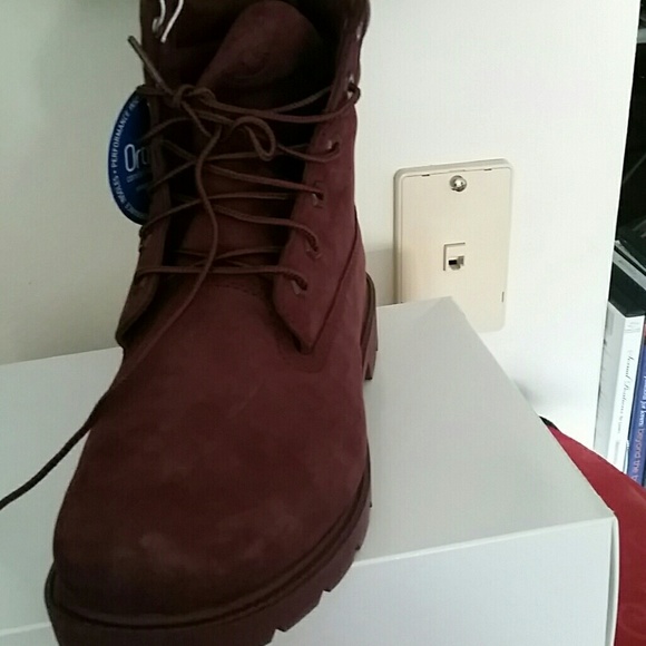 Women's Timberland Boots - Picture 2 of 2